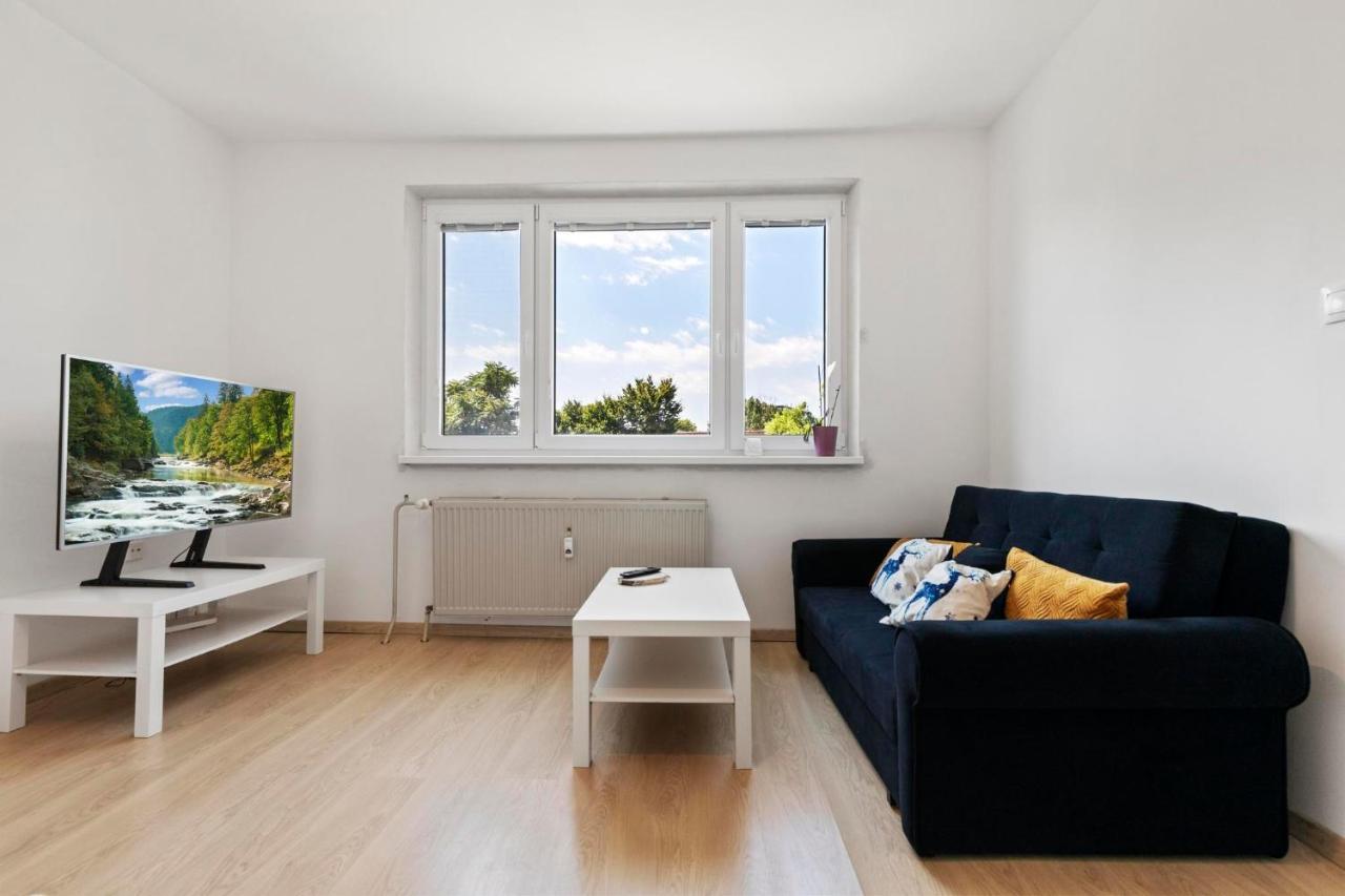 Apartment 20 Minutes From City Center W Netflix, Coffee Or Tea & Parking Bratislava Luaran gambar